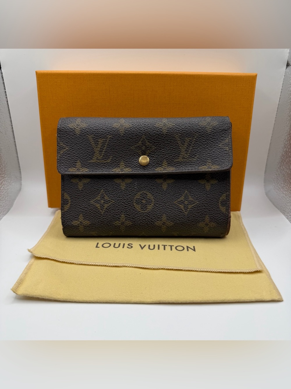 Louis Vuitton Monogram Porte-Trésor Étui Papier Wallet